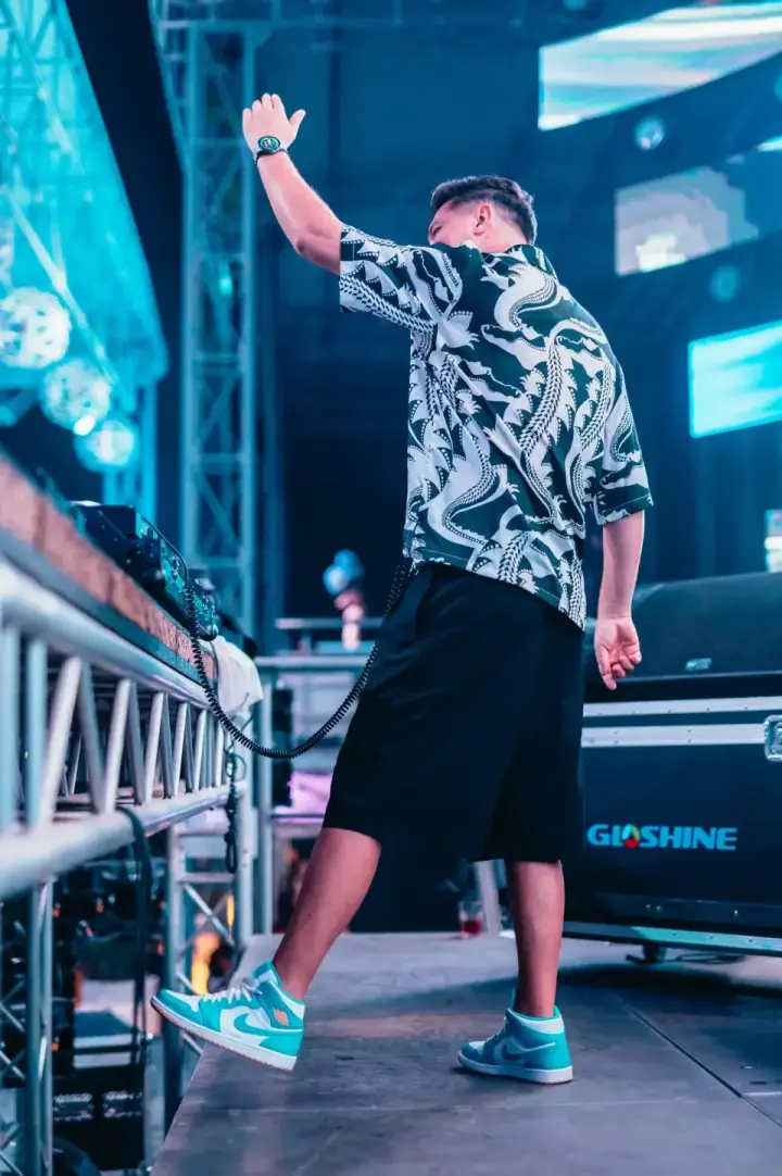Mega Discoteca Tineretului — moment din galerie 004