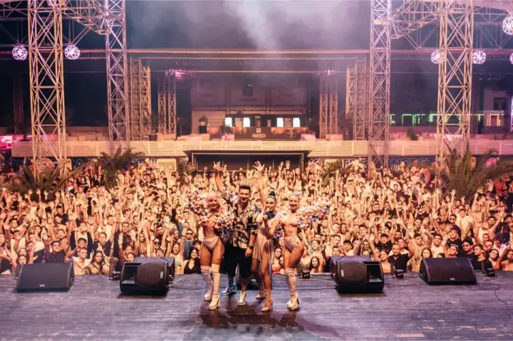 Mega Discoteca Tineretului — moment din galerie 015