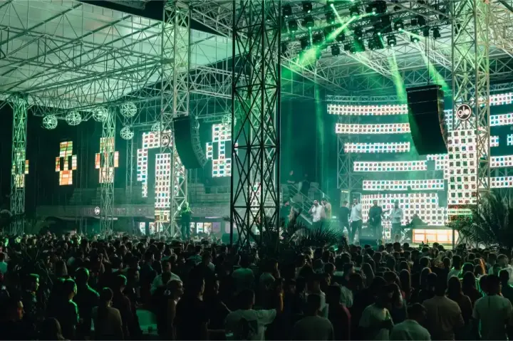 Mega Discoteca Tineretului — moment din galerie 026