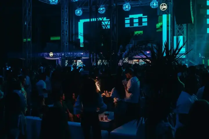 Mega Discoteca Tineretului — moment din galerie 027