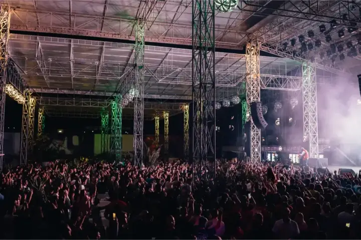 Mega Discoteca Tineretului — moment din galerie 045