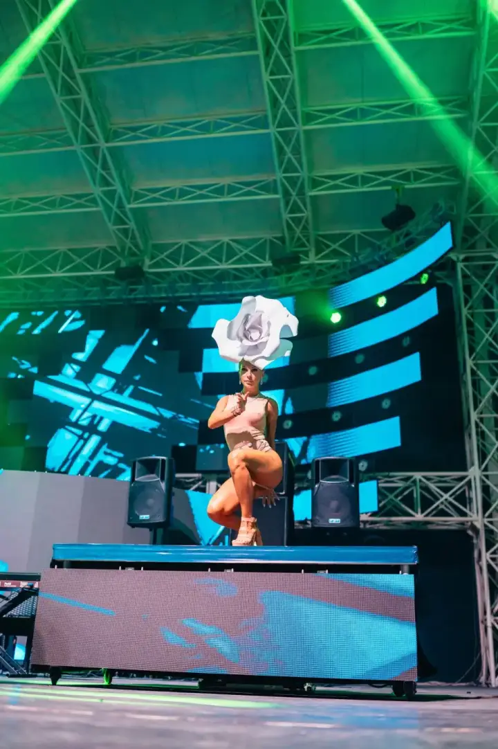Mega Discoteca Tineretului — moment din galerie 086