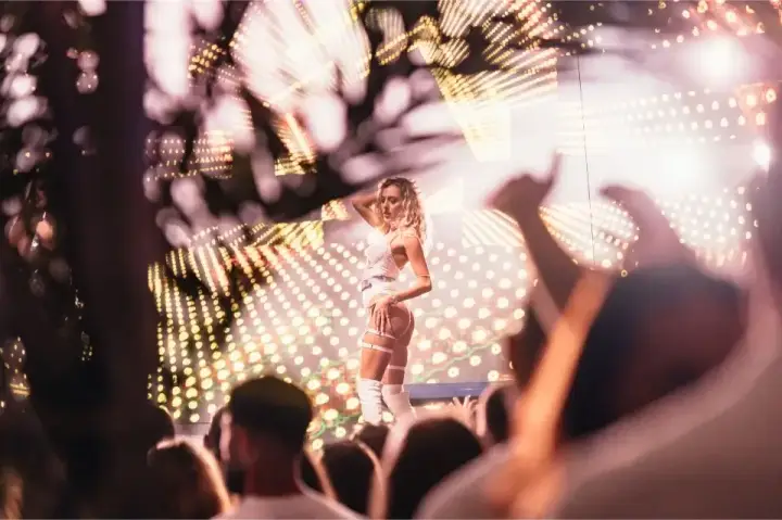 Mega Discoteca Tineretului — moment din galerie 128