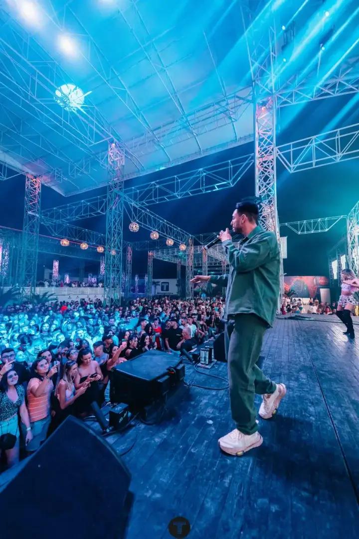 Mega Discoteca Tineretului — moment din galerie 178