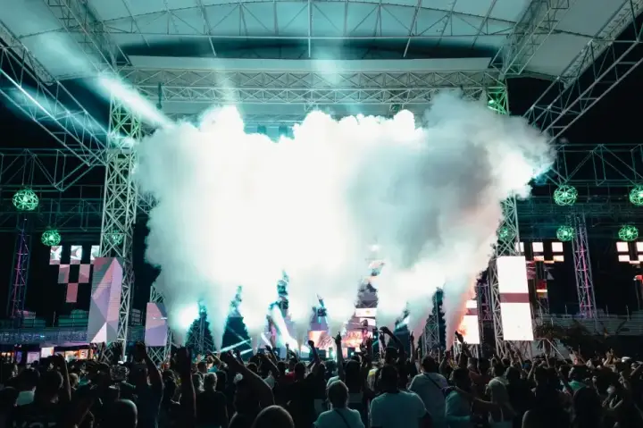 Mega Discoteca Tineretului — moment din galerie 197