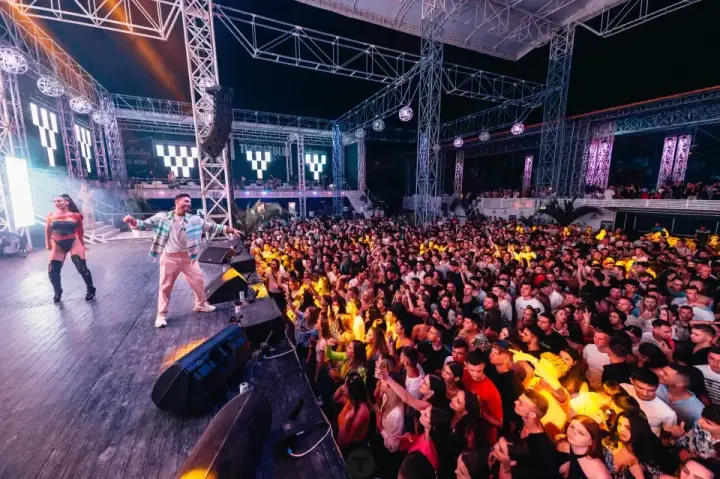 Mega Discoteca Tineretului — moment din galerie 231